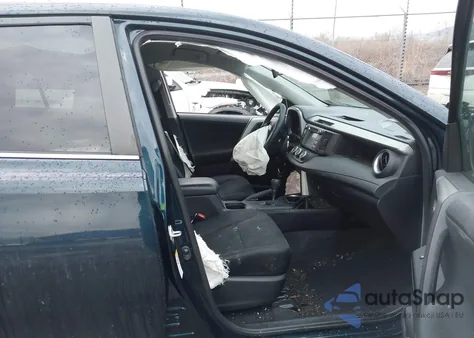2018 Toyota Rav4 Le z USA, uszkodzony, nr VIN 2T3BFREV6JW777098